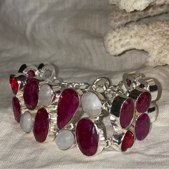 Gorgeous Ruby + Red Quartz heart + Biwa Pearl statement bracelet - Picture 4 of 11